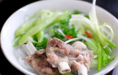 Hà Nội băm sáu phố phường: Bún sườn và canh bún